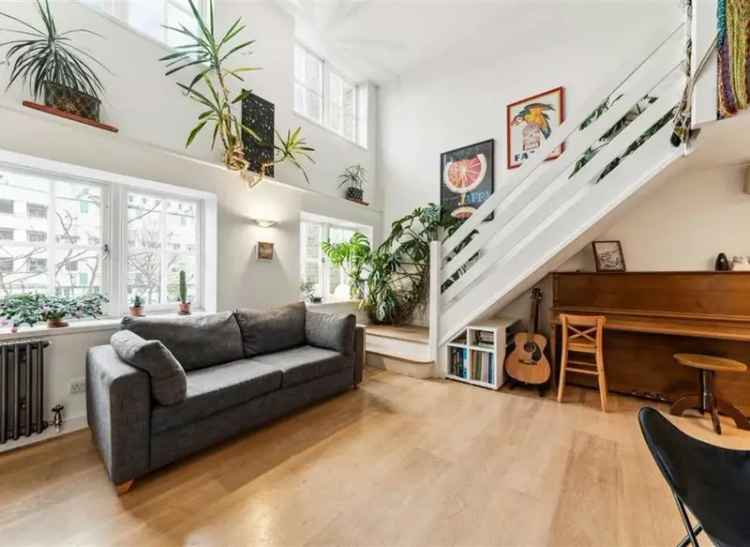 Two Bedroom Apartment in Secure School Conversion Near Regent's Canal