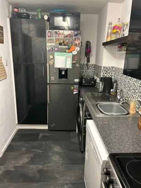 Langley Two Double Bed Flat Near Schools and Parks