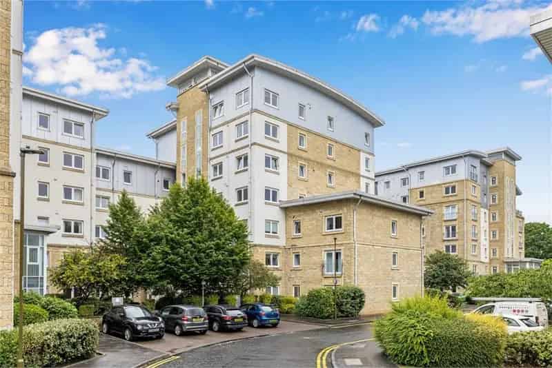 2 Bed Flat Fourth Floor City Centre Apartment
