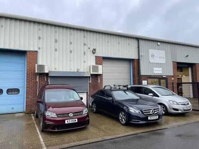 Modern Warehouse Unit To Let - Established Trading Estate