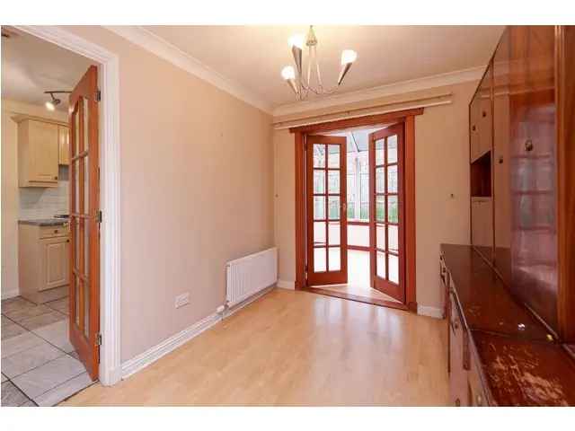 3 Bedroom Semi-Detached House for Sale in Crookston