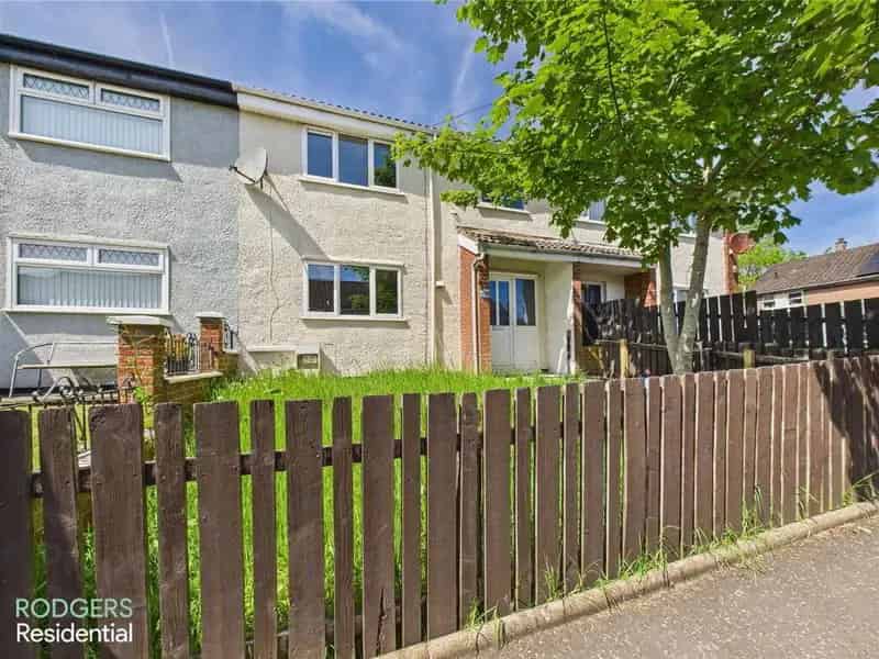 Three Bedroom Mid Terrace House For Sale
