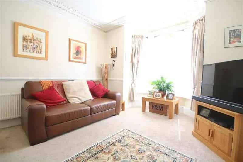 3 Bed Mid Terrace House For Sale