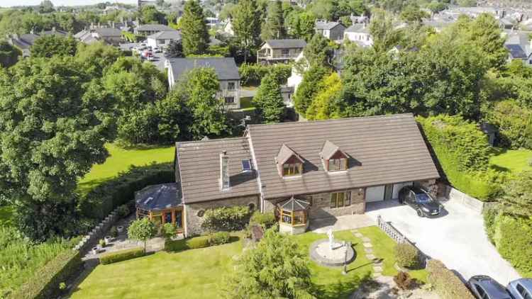 Detached House for sale with 4 bedrooms, Helmshore Road, Haslingden