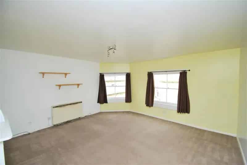 Two Bedroom Unfurnished Apartment Bath City Centre Zero Deposit Guarantee