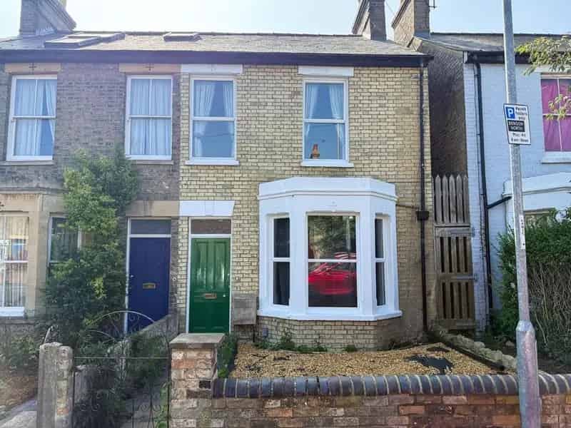 3 Bedroom Semi-Detached House to Rent in Cambridge