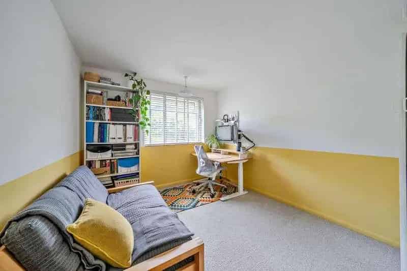2 Bed Flat for Sale - Newly Renovated