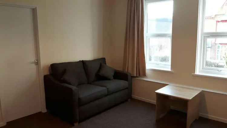 Studio Flat near Acocks Green Centre