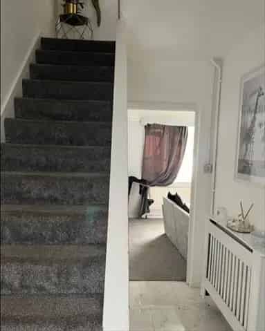 3 Bedroom Maisonette Grove Park Downsizer
