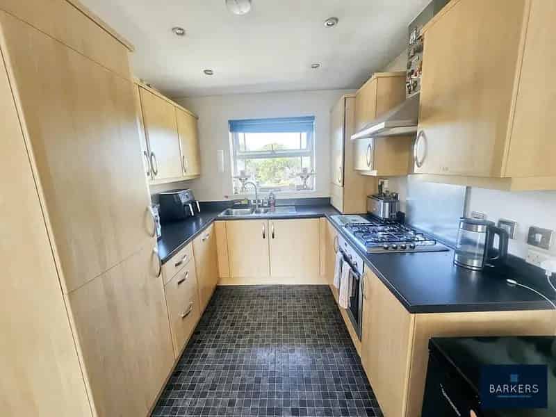 2 Bedroom Apartment for Sale NO CHAIN