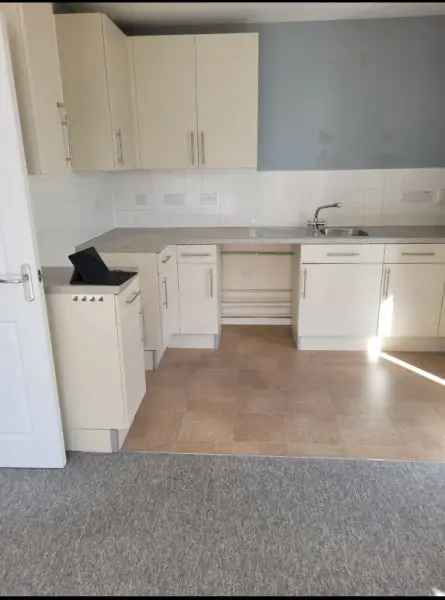 Flat For Rent in West Monkton, England