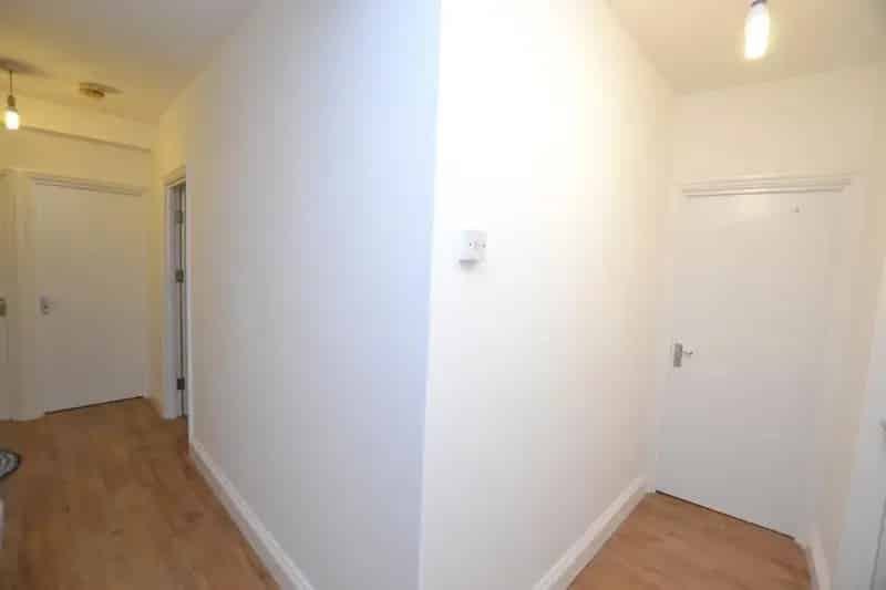 5 Double Bedroom Flat Share Bromley-By-Bow Near Tube