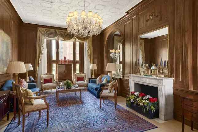 12 Bedroom Detached House in Holland Park