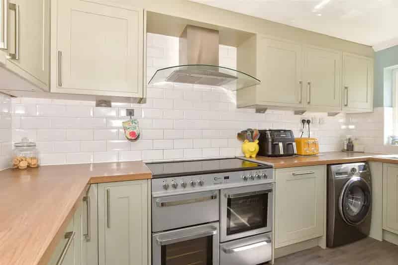 5 Bedroom Semi-Detached House For Sale