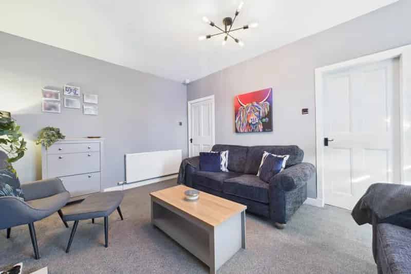2 Bedroom Flat House to Rent Near Shops and Transport
