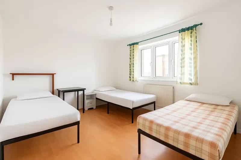 5 Bedroom Flat House to Rent in London