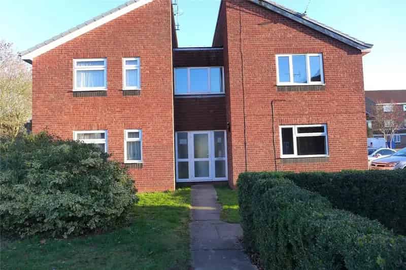 Studio Flat to Rent - Furnished - July Availability