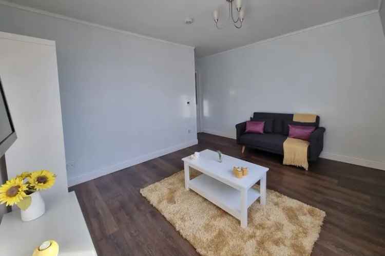 Top Floor Flat with Garden and Permit Parking