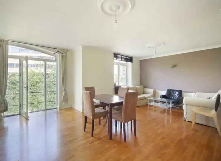 Flat For Sale in London, England