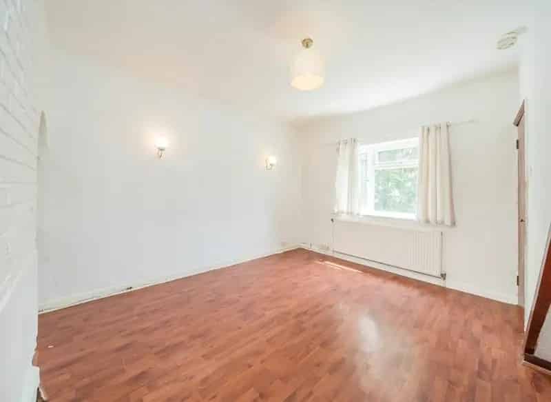 Two Bedroom House Near Muswell Hill Schools