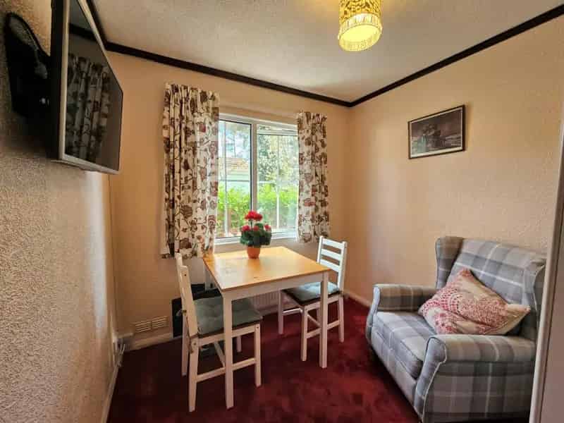 2 Bedroom Park Home for Sale in Finchampstead