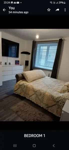 Spacious 2 Bed House with Garden - Near Parks and Transport