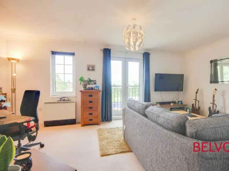 Flat For Sale in Great Western Road, Gloucester, England