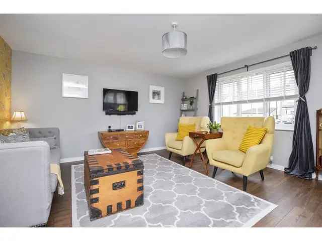 4 Bedroom Detached House for Sale in Penicuik