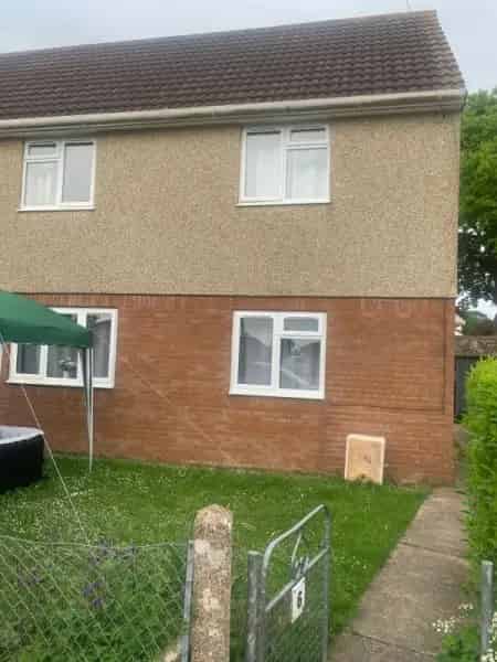3 Bedroom House New Kitchen Big Lounge New Bathroom Quiet Area