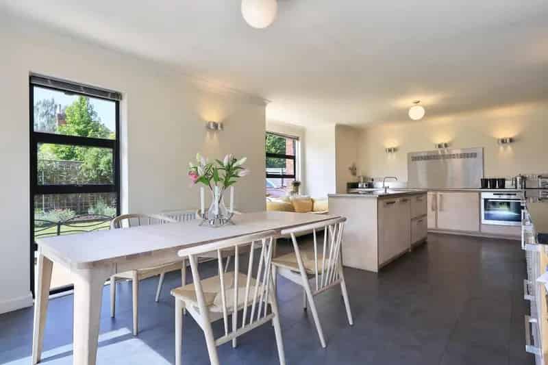 6 Bedroom Detached House for Sale in Cambridge