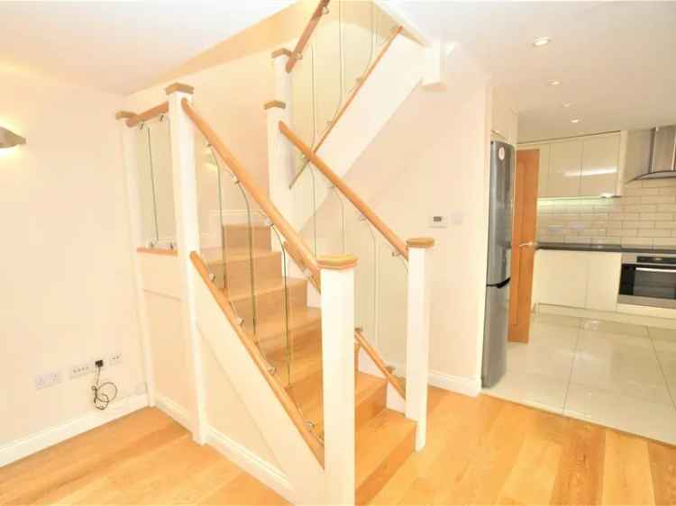 Mews For Rent in North Hertfordshire, England