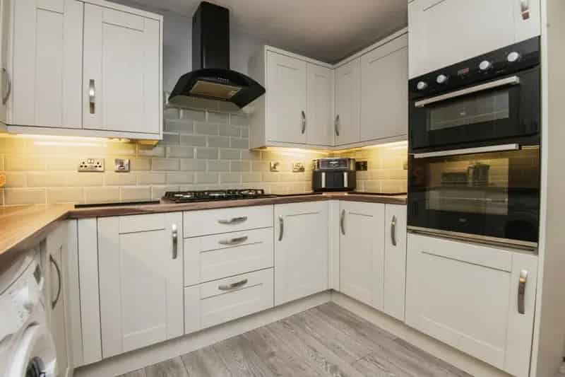 Four Bedroom House with Ensuite and Garden