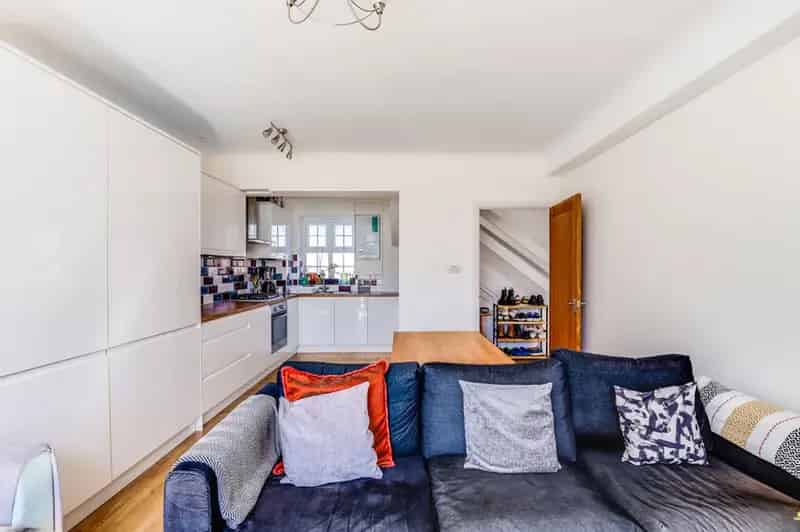 4 Bedroom Apartment House to Rent Near Streatham Hill Station