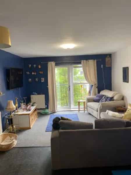 Large 3 Bed Flat 1st Floor Secure Building