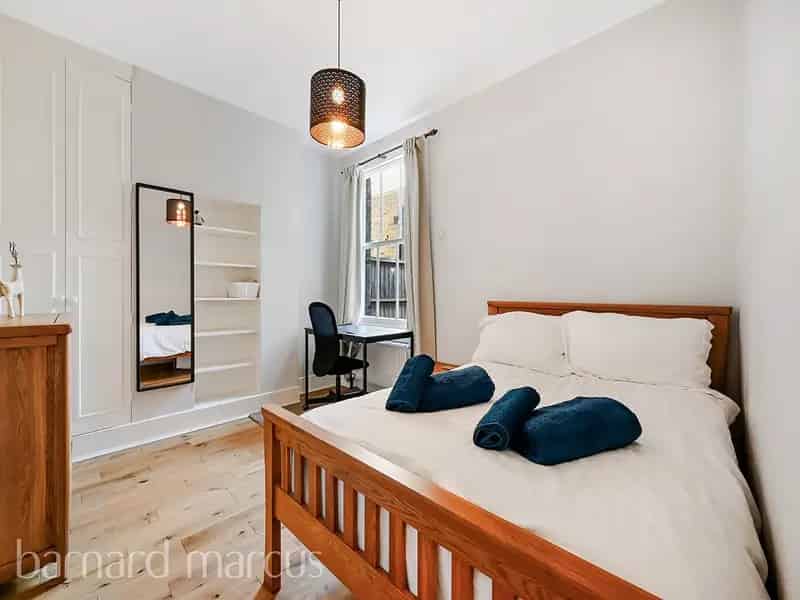 2 Double Bedroom House Near Queenstown Road Northern Line Zero Deposit Available