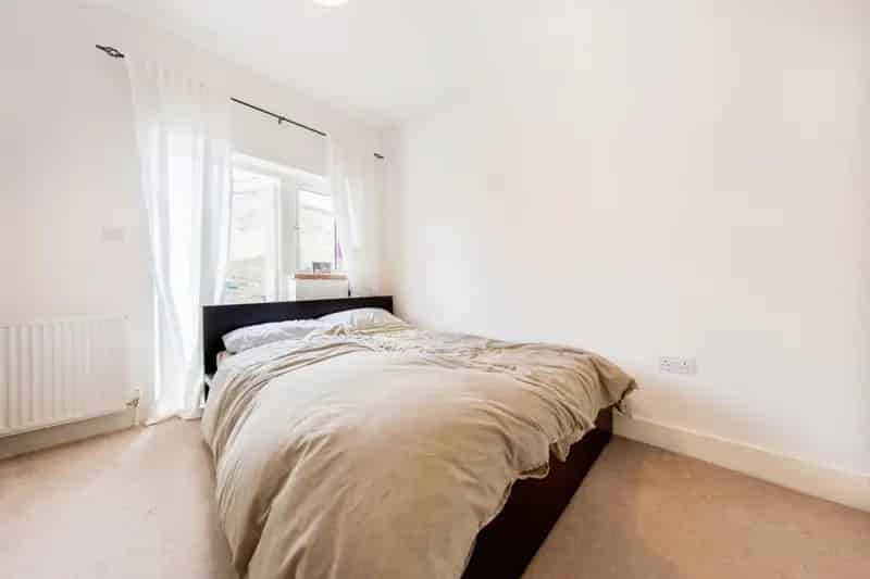 1 Bedroom Flat Clapham Brixton - Open Plan Kitchen Modern Bathroom