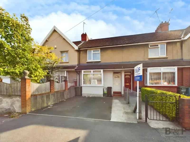 2 Bedroom Terrace House for Sale - No Onward Chain