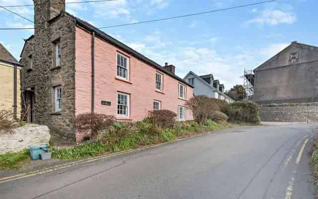 Grade II Listed Cottage in St Davids Pembrokeshire