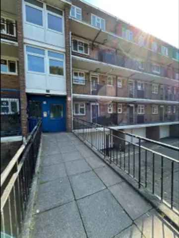 Ground Floor Flat in Peaceful Estate N16 6EX