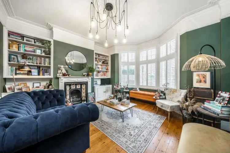 2 Bedroom Victorian Maisonette for Sale in Balham