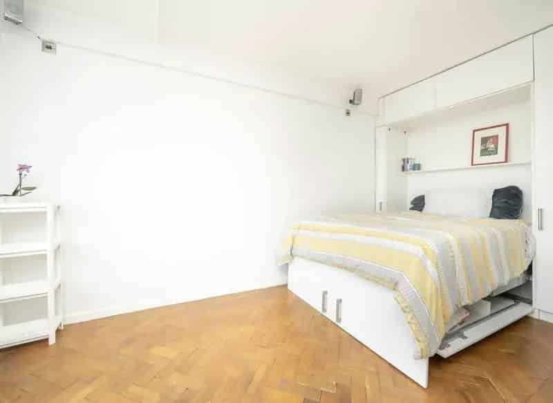 Art Deco Studio Flat near Westfield Shopping Centre