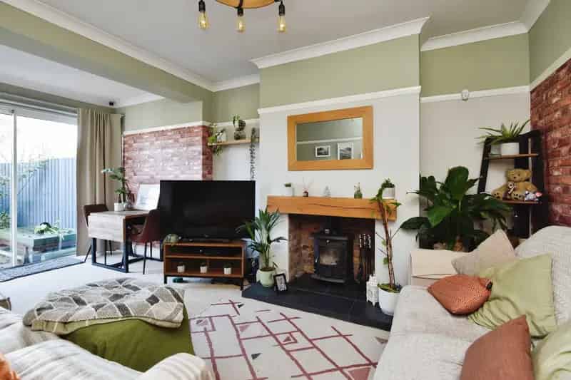 3-Bedroom Home in Scholar Green Modern Comfort and Homely Appeal