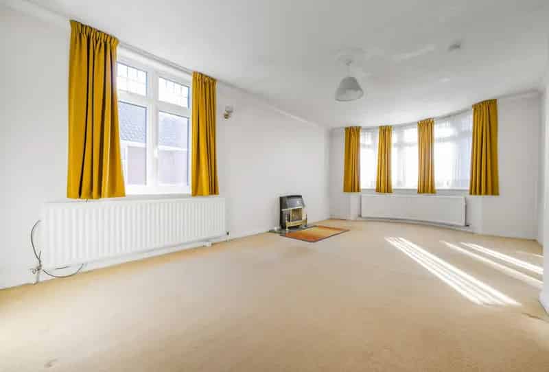 4 Bedroom Bungalow For Sale