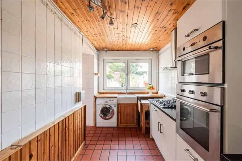 3 Bed House - Semi Detached with 2 Reception Rooms