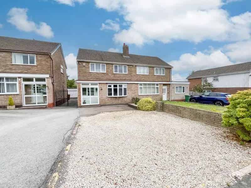 3 Bedroom Semi Detached House For Sale