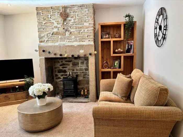 2 Bedroom Stone Cottage for Rent in Bromley Cross