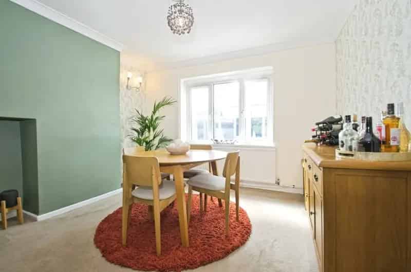 3 bedroom detached house