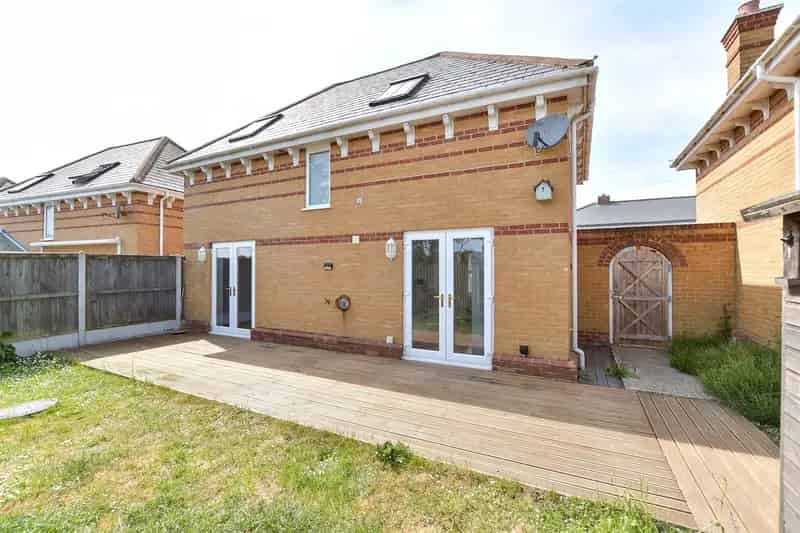 3 bedroom detached house for sale