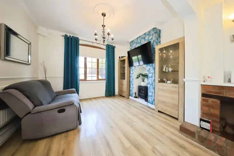 Spacious Family Home with Garden and Off-Road Parking