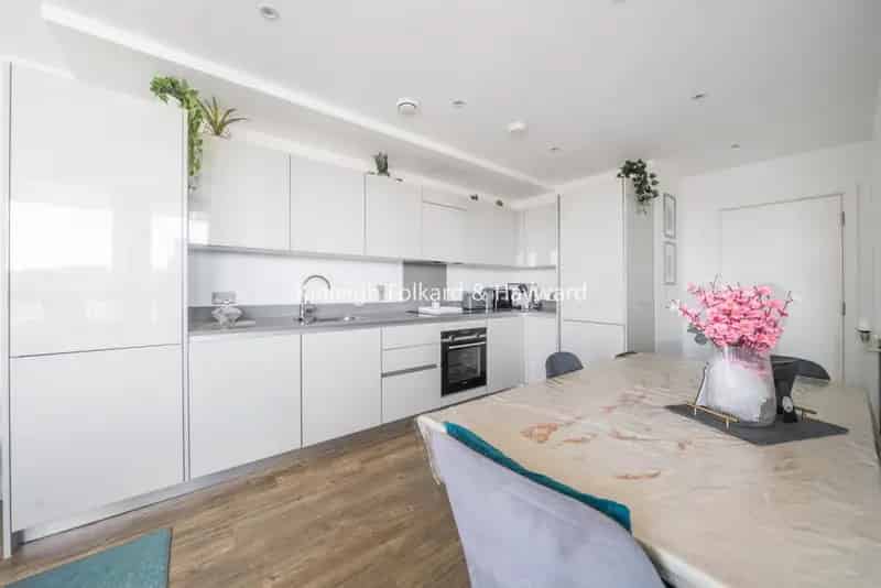 2-Bedroom Apartment near Alperton Station